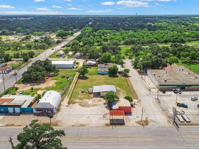1421 2ND ST, Pleasanton, TX 78064
