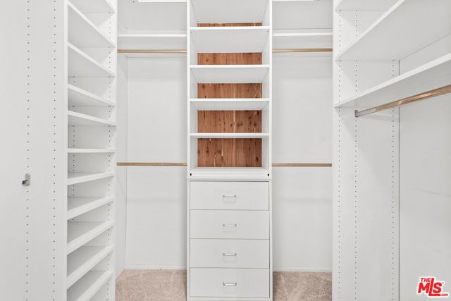 4736 Park Encino Lane 215, Encino (los Angeles), CA 91436