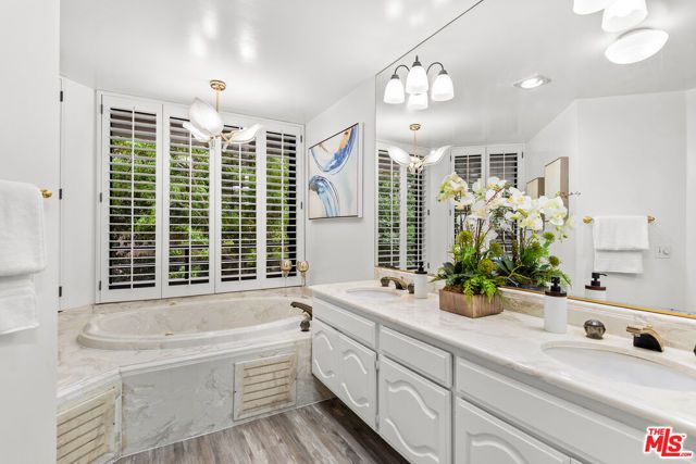 4736 Park Encino Lane 215, Encino (los Angeles), CA 91436