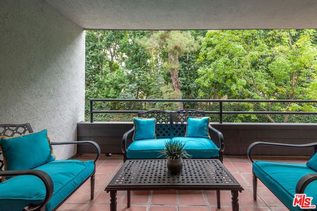 4736 Park Encino Lane 215, Encino (los Angeles), CA 91436