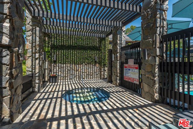 4736 Park Encino Lane 215, Encino (los Angeles), CA 91436