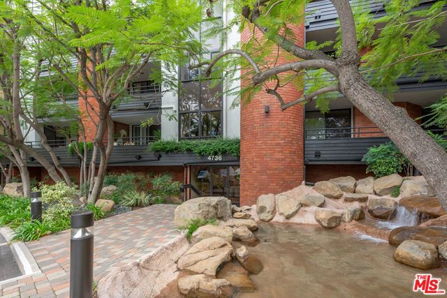 4736 Park Encino Lane 215, Encino (los Angeles), CA 91436