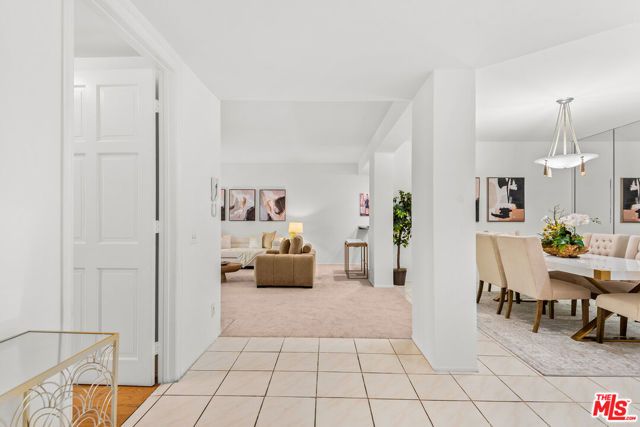 4736 Park Encino Lane 215, Encino (los Angeles), CA 91436