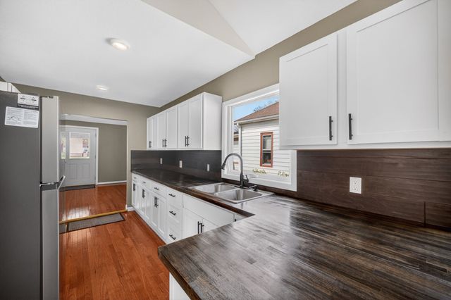 1918 Warford Street, Perry, IA 50220