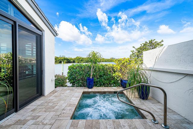 6110 N Ocean Boulevard 40, Ocean Ridge, FL 33435