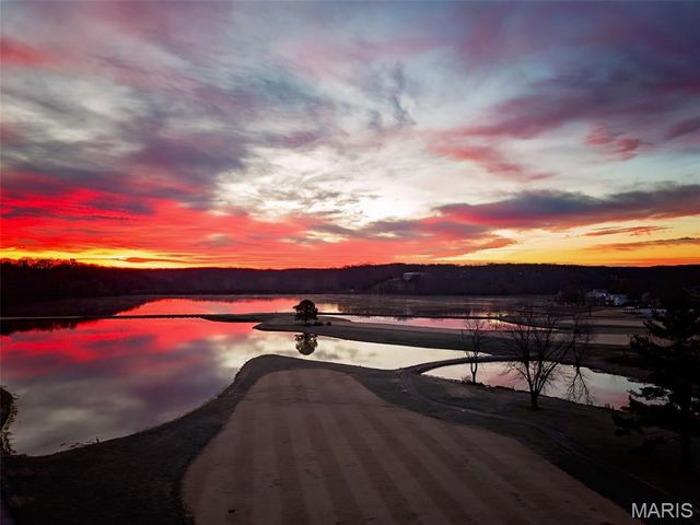10557 Fairway Drive, Foristell, MO 63348