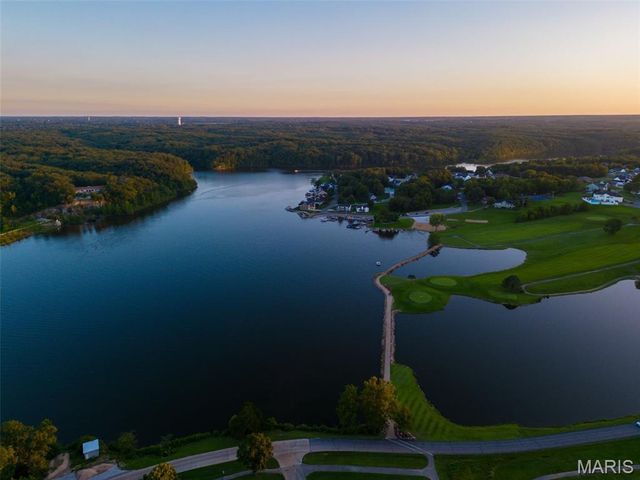 10557 Fairway Drive, Foristell, MO 63348