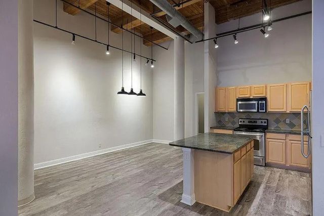 609 Central Street 1102, Kansas City, MO 64105