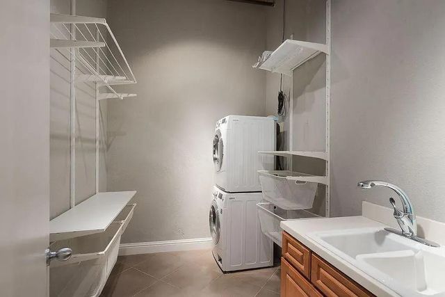 609 Central Street 1102, Kansas City, MO 64105