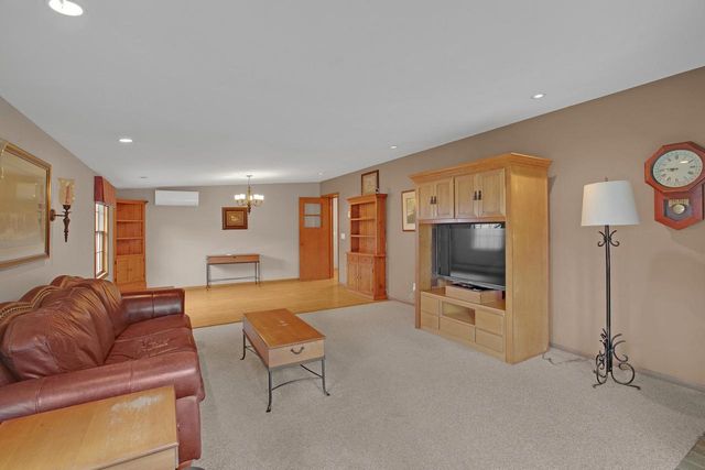 2216 Cleveland AVENUE, Sheboygan, WI 53081