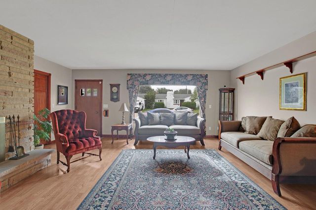 2216 Cleveland AVENUE, Sheboygan, WI 53081