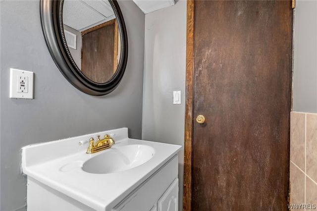232 Highland Drive, Amherst, NY 14221