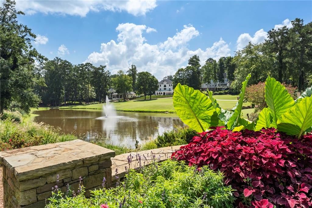 Image 5 of property listing at 750 Sturges Way, Johns Creek, GA 30022