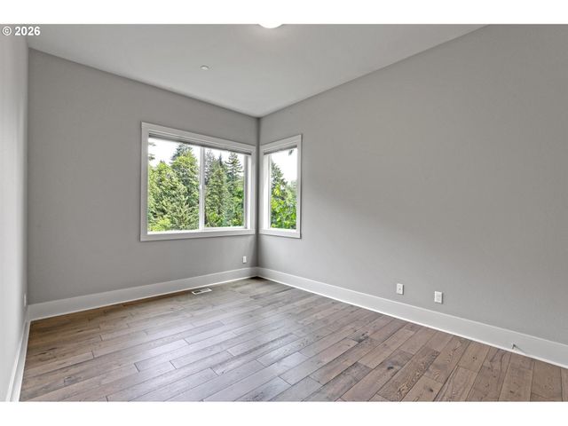 3127 Sw CHAMPLAIN Dr, Portland, OR 97205