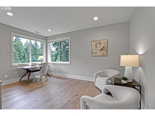 3127 Sw CHAMPLAIN Dr, Portland, OR 97205
