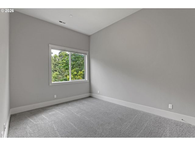 3127 Sw CHAMPLAIN Dr, Portland, OR 97205