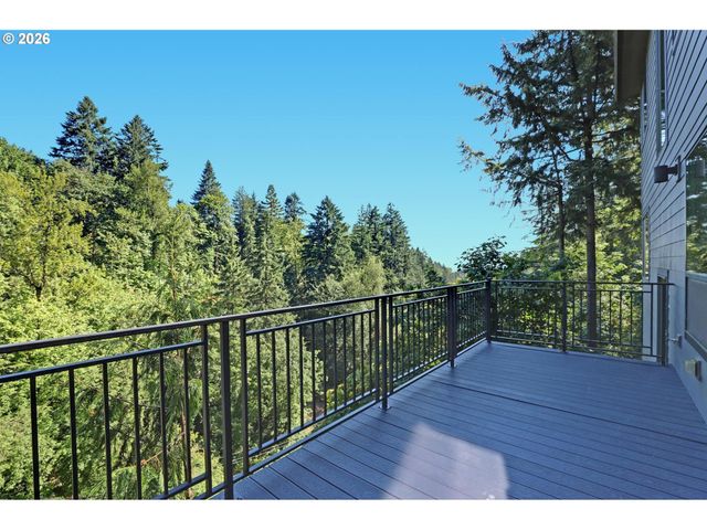 3127 Sw CHAMPLAIN Dr, Portland, OR 97205