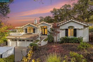 2199 Hidden Pond Rd, Lafayette, CA 94549