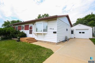 2312 E 19th St, Sioux Falls, SD 57103
