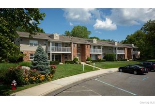 20 Westwood Drive 36, Westbury, NY 11590