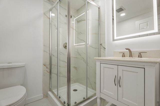 220 N Ashbury Avenue, Bolingbrook, IL 60440