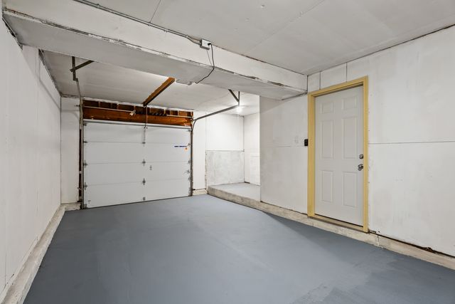 220 N Ashbury Avenue, Bolingbrook, IL 60440