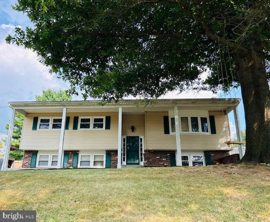 107 HILLSIDE, Mount Holly Springs, PA 17065
