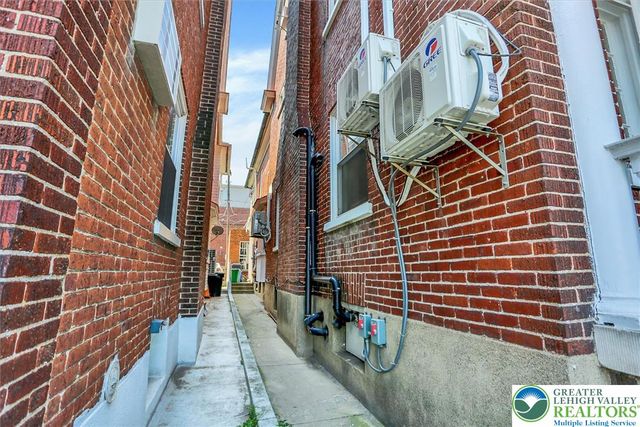 1806 West Chew Street, Allentown City, PA 18104