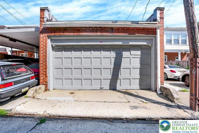 1806 West Chew Street, Allentown City, PA 18104