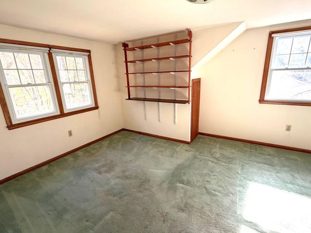 20 Sunset Drive, Essex, VT 05452