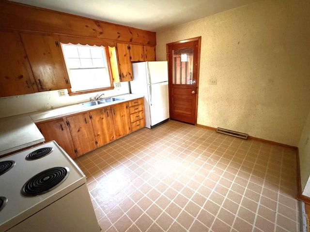 20 Sunset Drive, Essex, VT 05452