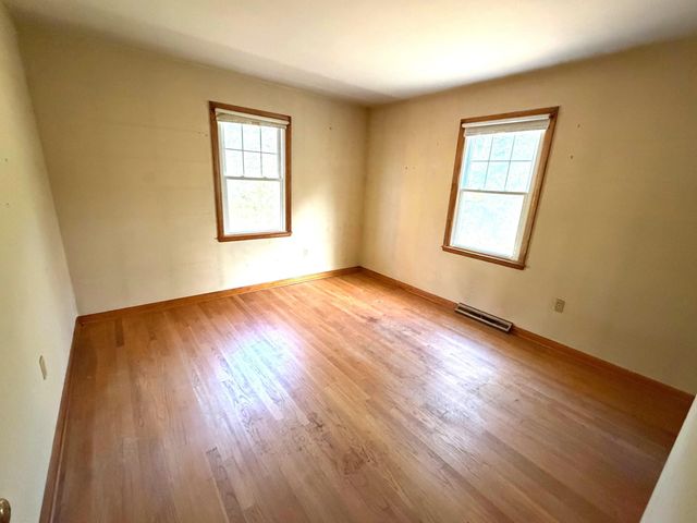 20 Sunset Drive, Essex, VT 05452