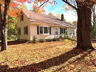 20 Sunset Drive, Essex, VT 05452