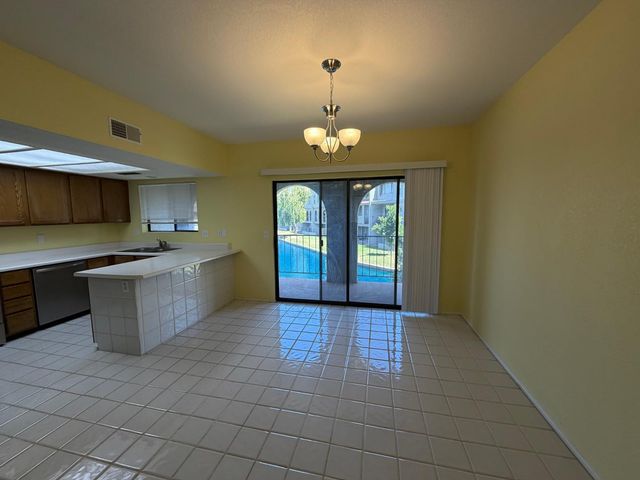 2524 S El Paradiso 95, Mesa, AZ 85202