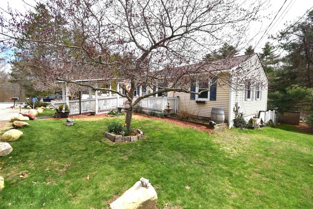 4 Independence Avenue, Kingston, NH 03848