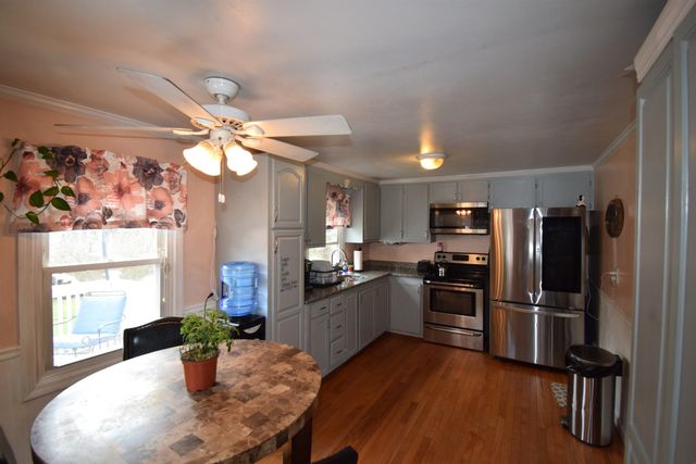 4 Independence Avenue, Kingston, NH 03848