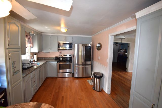 4 Independence Avenue, Kingston, NH 03848