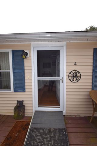 4 Independence Avenue, Kingston, NH 03848