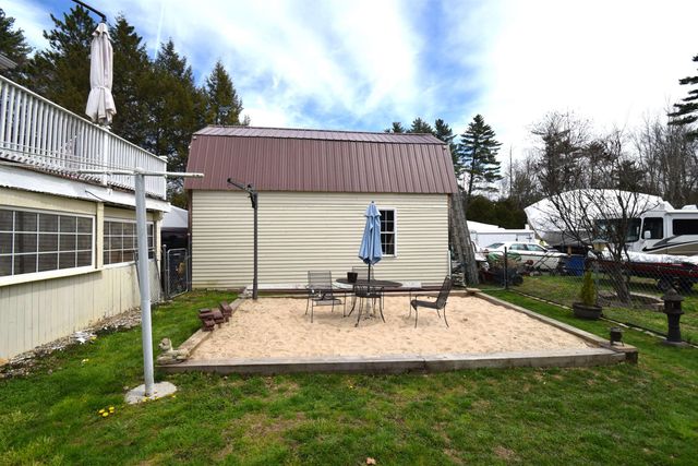4 Independence Avenue, Kingston, NH 03848