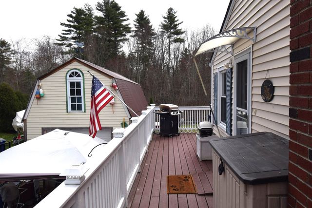 4 Independence Avenue, Kingston, NH 03848