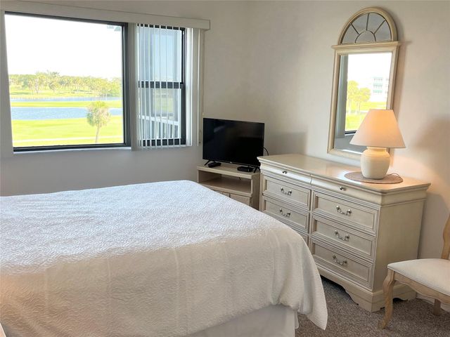 40 NE PLANTATION Road 410, Hutchinson Island, FL 34996