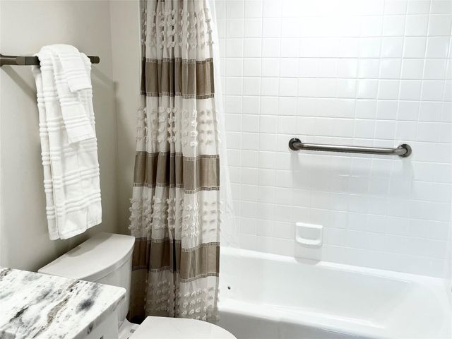 40 NE PLANTATION Road 410, Hutchinson Island, FL 34996