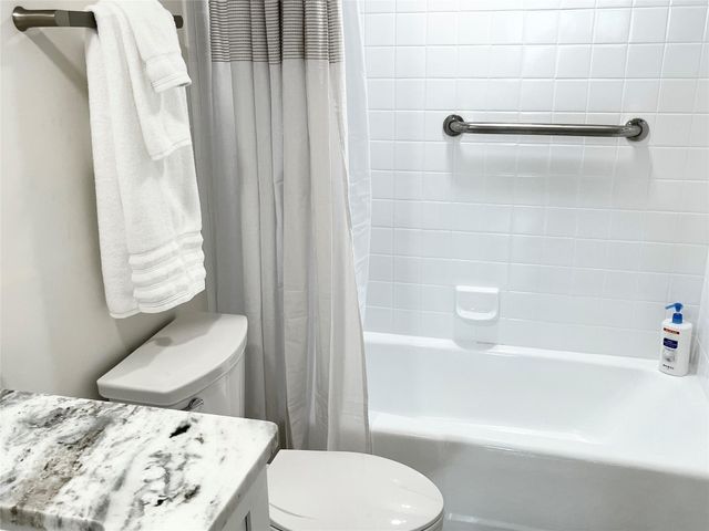 40 NE PLANTATION Road 410, Hutchinson Island, FL 34996