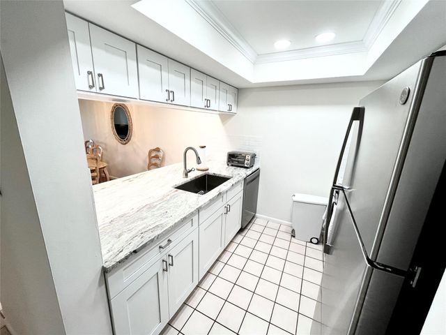 40 NE PLANTATION Road 410, Hutchinson Island, FL 34996