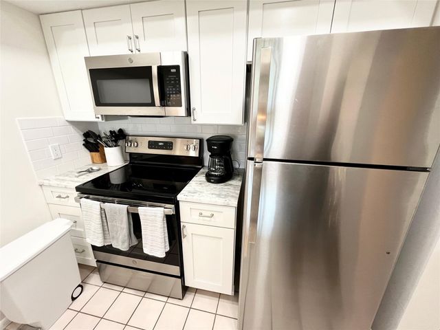 40 NE PLANTATION Road 410, Hutchinson Island, FL 34996
