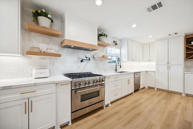 10739 Longmont Drive, Houston, TX 77042