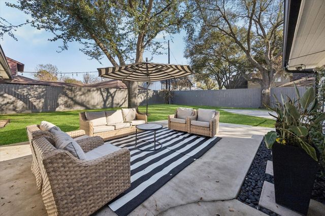 10739 Longmont Drive, Houston, TX 77042