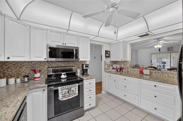 907 BLUEWATER DRIVE, Sun City Center, FL 33573