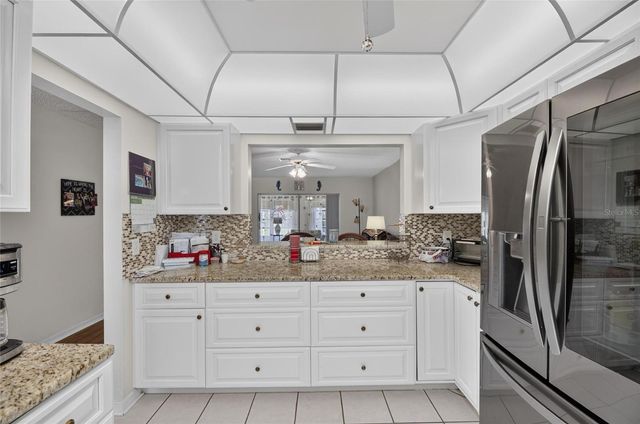 907 BLUEWATER DRIVE, Sun City Center, FL 33573