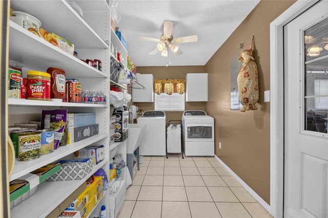 907 BLUEWATER DRIVE, Sun City Center, FL 33573
